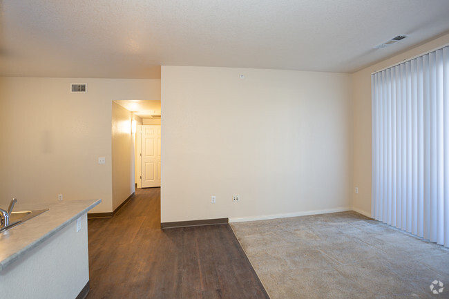 2BR, 2BA - 1221 SF - Reserve at Northglenn