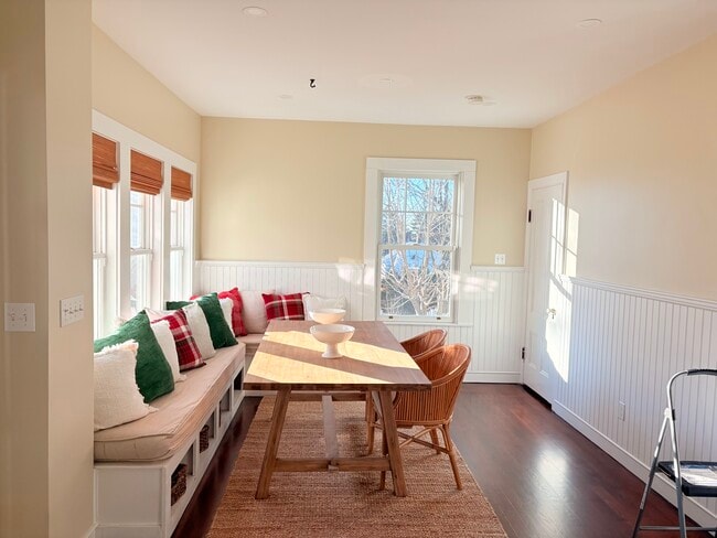 Kitchen eating area - 9 Winthrop St