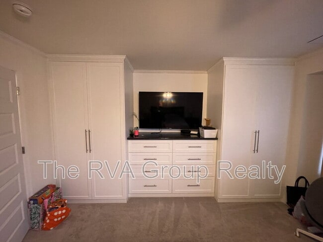 Building Photo - 4941 Old Main St