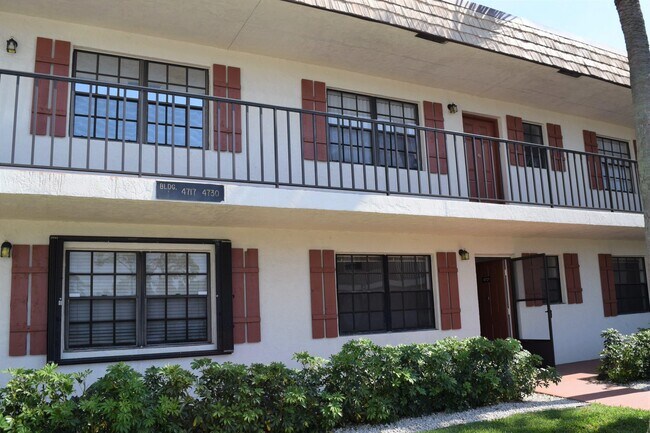 Building Photo - 4721 Oak Terrace Dr