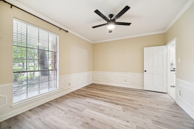 Foto del edificio - 5618 Spring Lodge Dr
