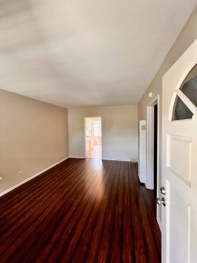 2507 North Lincoln Street, Burbank, CA 91504 Townhome Rentals in