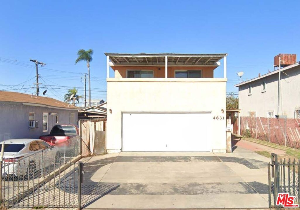 Foto principal - 4831 Grape St