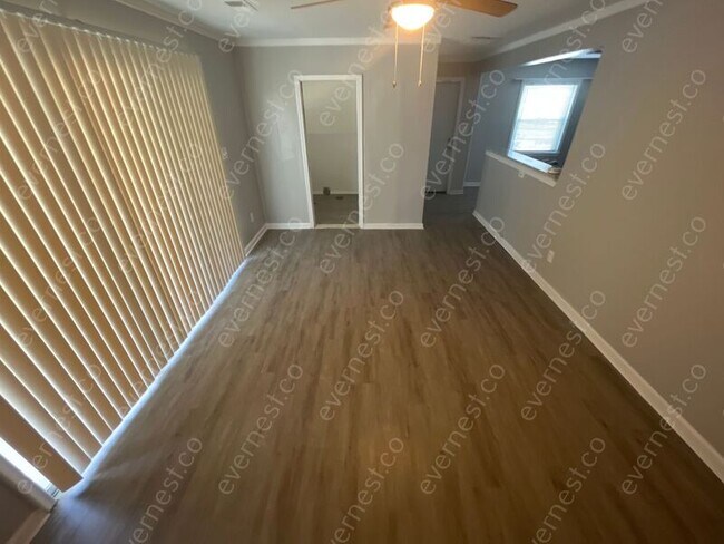 Building Photo - 17445 Lincoln Ave