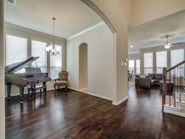 Foto del edificio - 323 Prairie Hill Trail