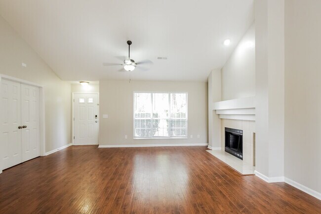 Building Photo - 7434 Crestside Ln