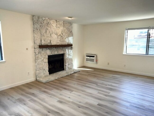 Building Photo - 141 S Zang Way