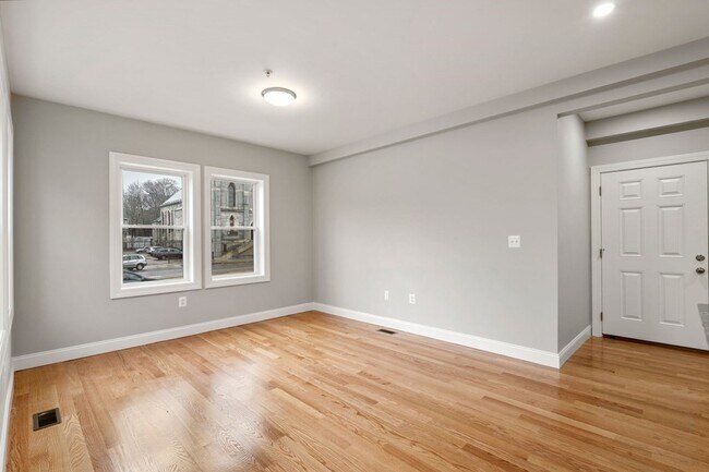Foto del edificio - 512 Blue Hill Ave