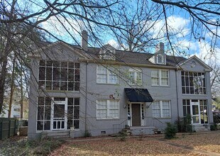 Building Photo - 906 E Fairview Ave