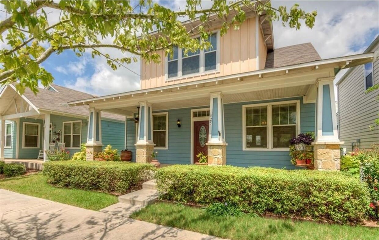 Foto principal - Superb Suburban Space! Multiple Living areas!