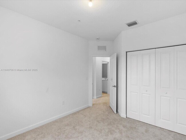 Foto del edificio - 106 SW 184th Ave