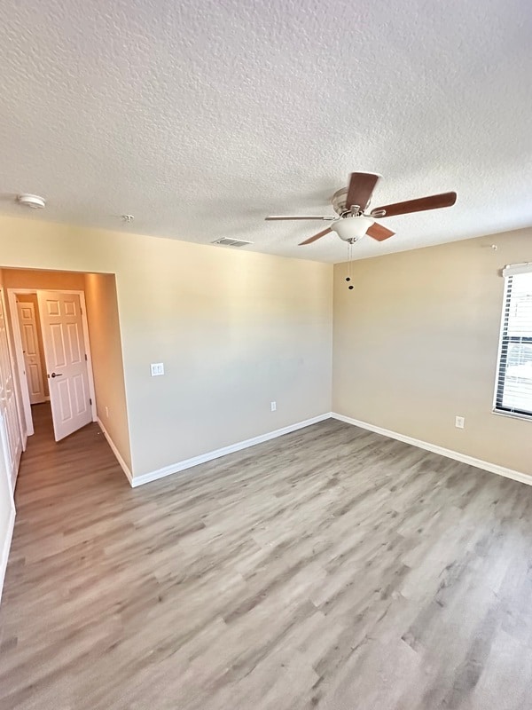 Foto del edificio - 2412 Seven Oaks Dr