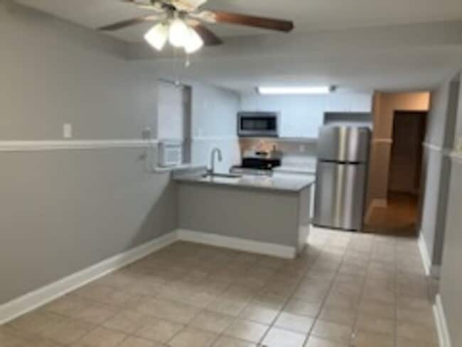 Building Photo - Recently Renovated 2 Bedroom in Ghent