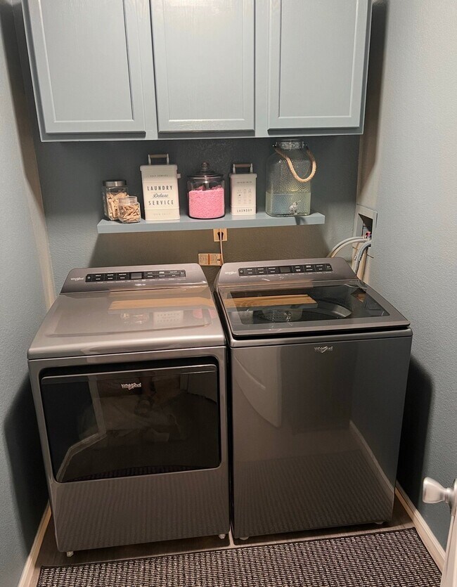 Foto del edificio - 1420 Meadow Ln