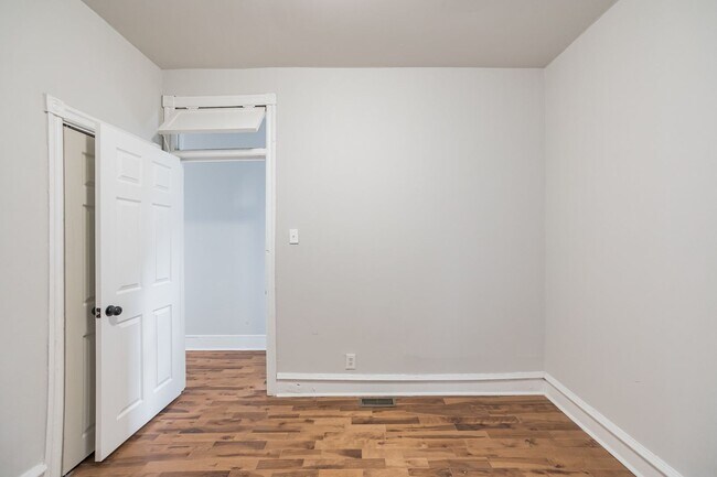 Foto del edificio - 1640 S 56th St