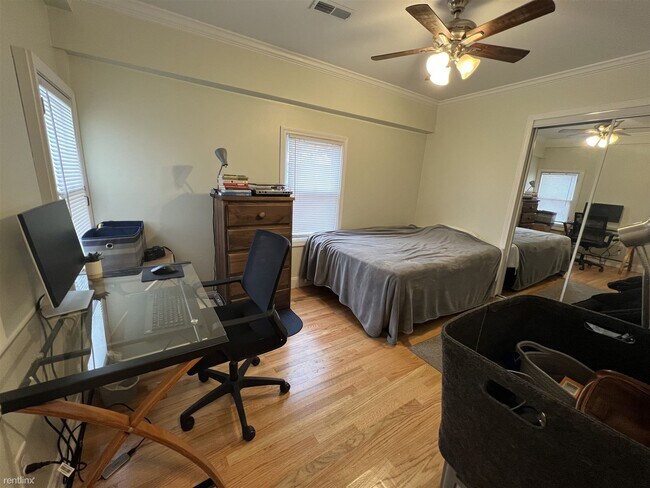 Building Photo - 4 br, 2 bath House - 222 N Thayer St