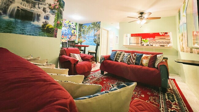 Foto del edificio - 2054 Hughes Ave