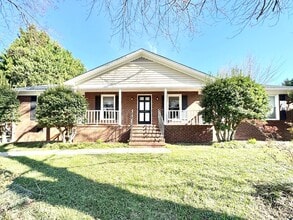 Building Photo - 6206 Buckhorn Rd