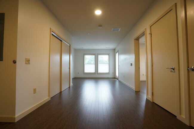 Building Photo - 400 Langley Rd