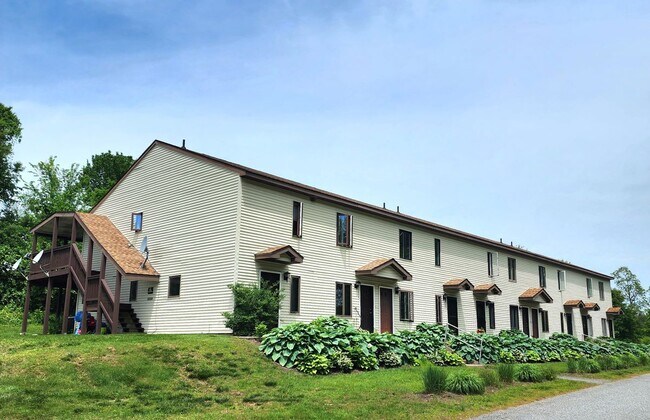 Foto del edificio - 3 Brook Front Ln