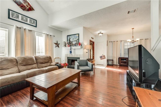 Foto del edificio - 312 Leisure Ln