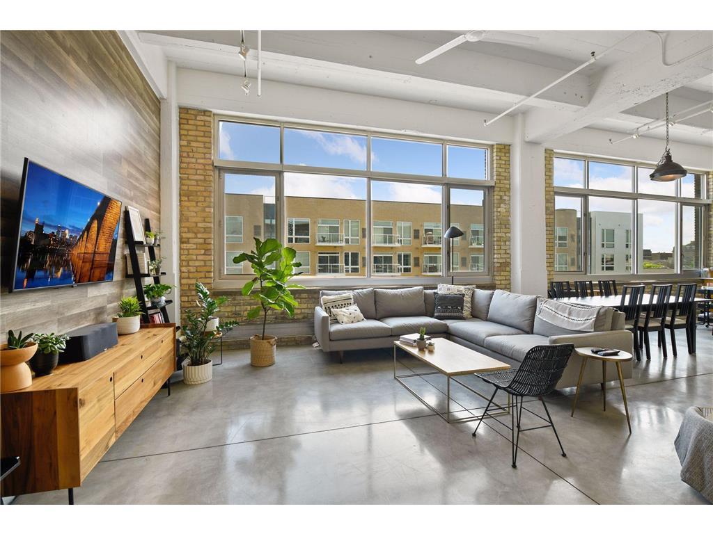 Primary Photo - 700 N Washington Ave