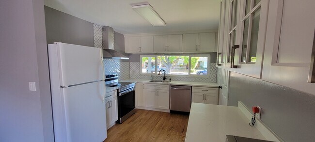 Building Photo - 1023 Quicksilver Dr