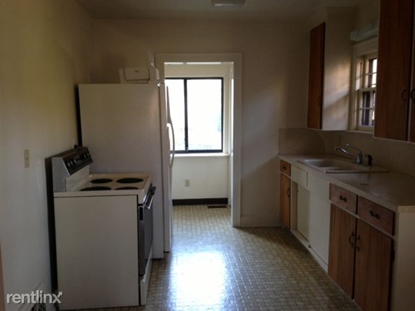 Building Photo - 711 Forest St