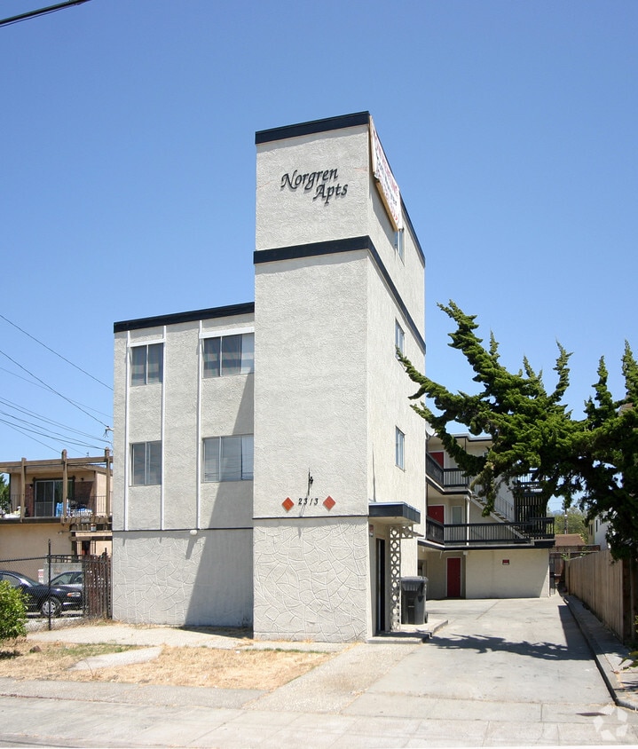 Building Photo - Norgren Apts