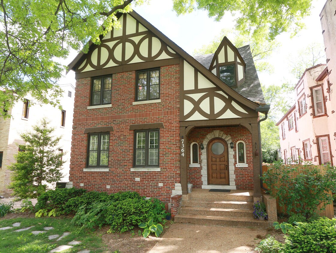 Primary Photo - 7364 Pershing Ave