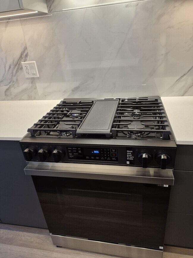 Building Photo - 7738 119A St