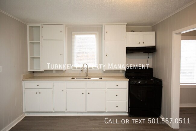 Building Photo - Remodeled 2 Bedroom 2 bath