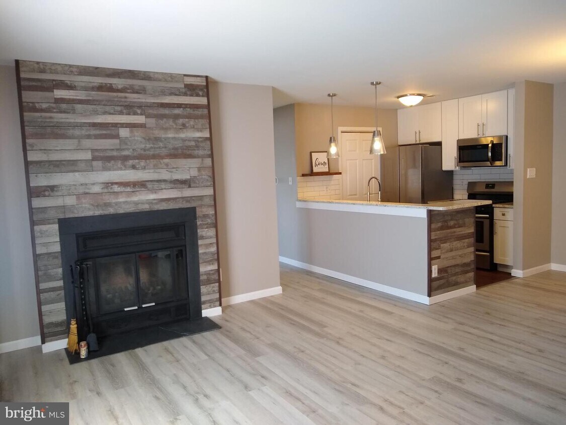 1514 Woodhollow Dr, Evesham Township, NJ 08053 House Rental in