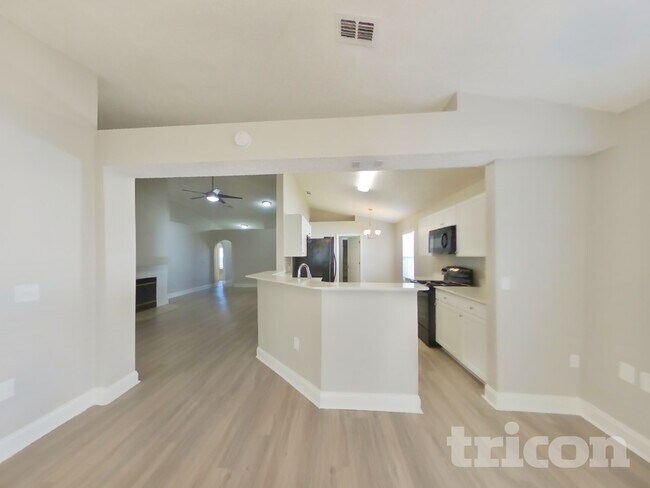 Foto del edificio - 1656 Dartmouth Dr