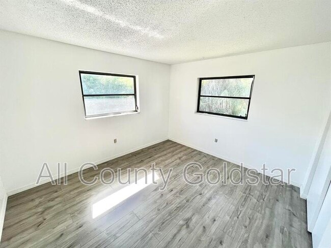 Foto del edificio - 1715 Florence Ave