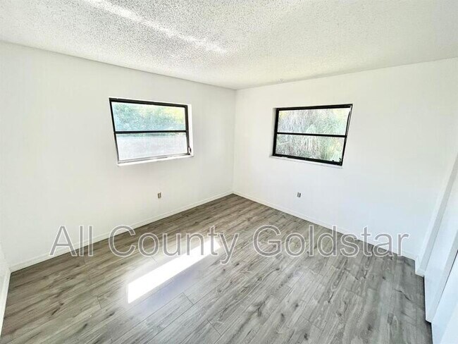 Foto del edificio - 1719 Florence Ave