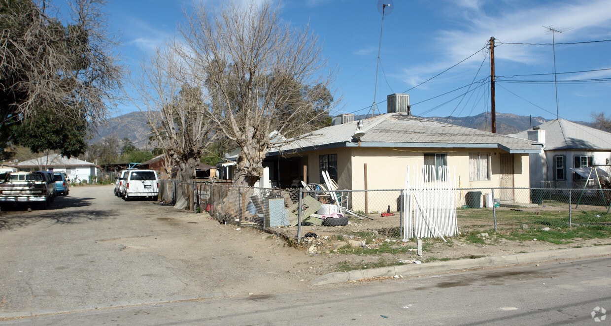 Building Photo - 1974-1980 Mesa St
