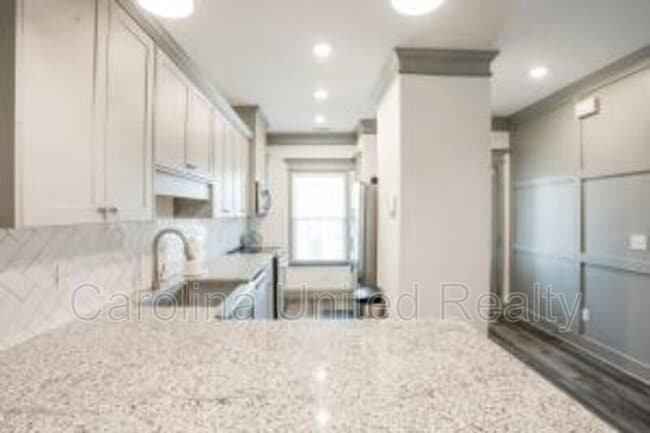 Building Photo - 2439 Sequoia Trail