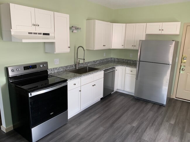 Building Photo - 191 Main St