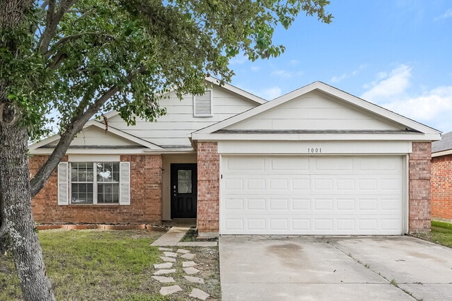 Building Photo - 1001 Springcreek Dr