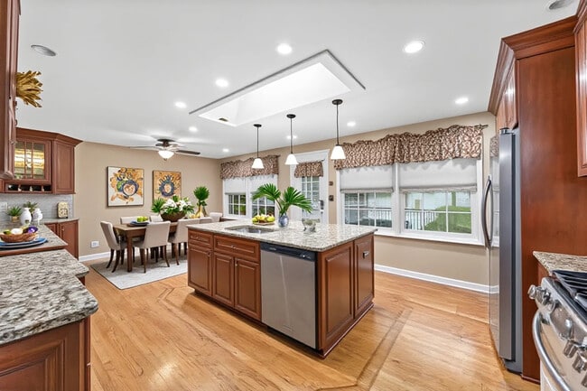 Building Photo - 5S300 Tuthill Rd