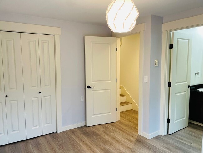 Building Photo - 5020 Delridge Wy SW