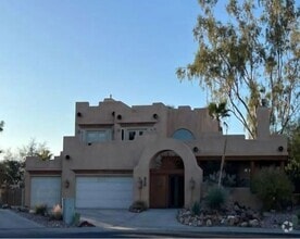 Building Photo - 920 Vista Del Sol Ct