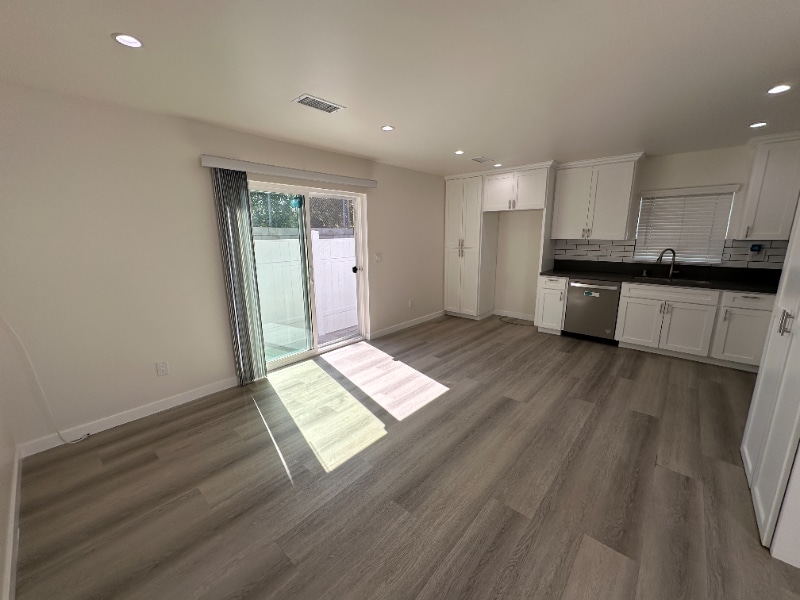Primary Photo - 2110 Gaviota Ave