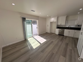 Building Photo - 2110 Gaviota Ave