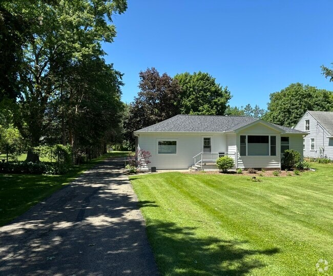 Building Photo - 1445 N Breezeland Rd
