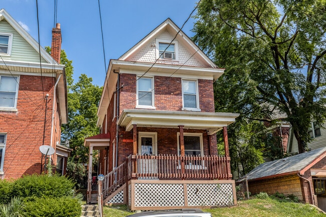 Photo - 208 Bosley St House