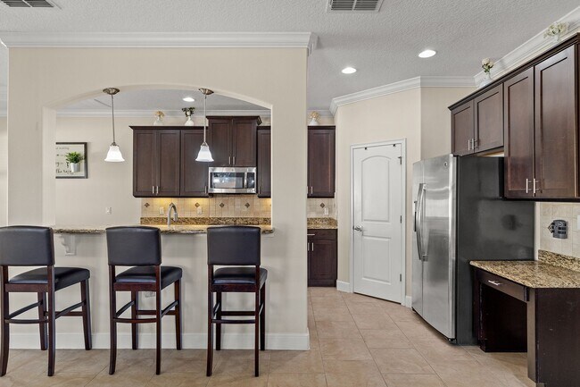Building Photo - Elegant 5-Bed, 4-Bath Home with Modern Upgrades in St. Cloud, FL