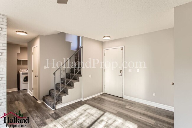 Building Photo - Charming Beaverton Home with Spacious Yard...