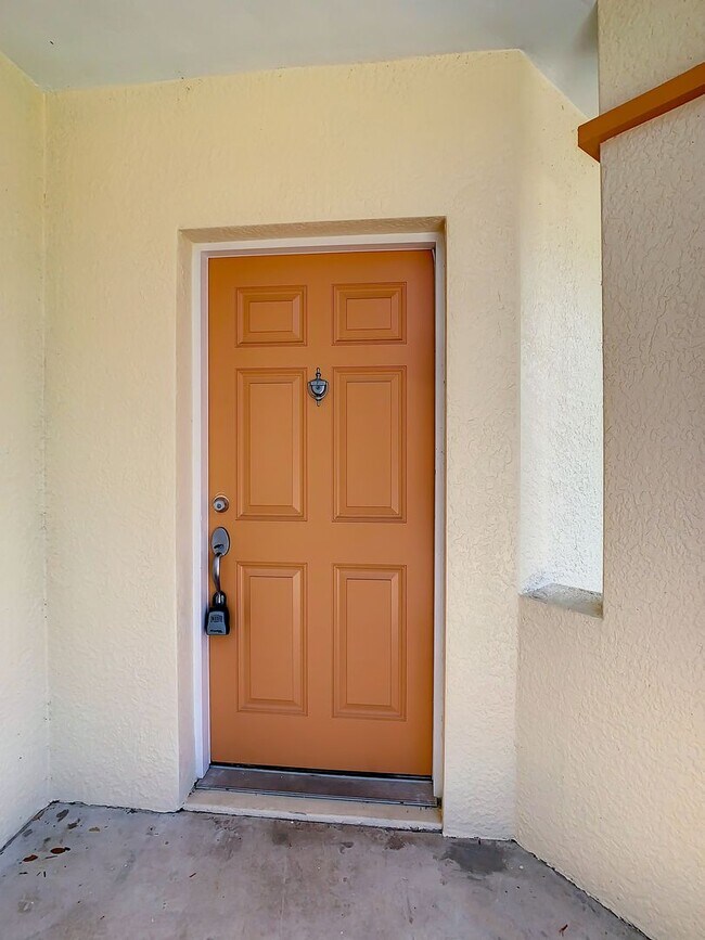 Building Photo - Deep Creek Townhome - Golf Course View (ONE FREE MONTH RENT FOR QUALIFIED APPLICANTS!)